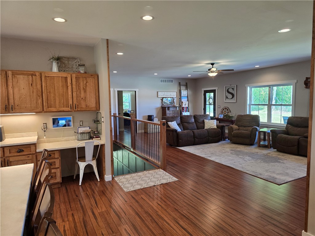 3082 E 300 North Road Property Photo 6