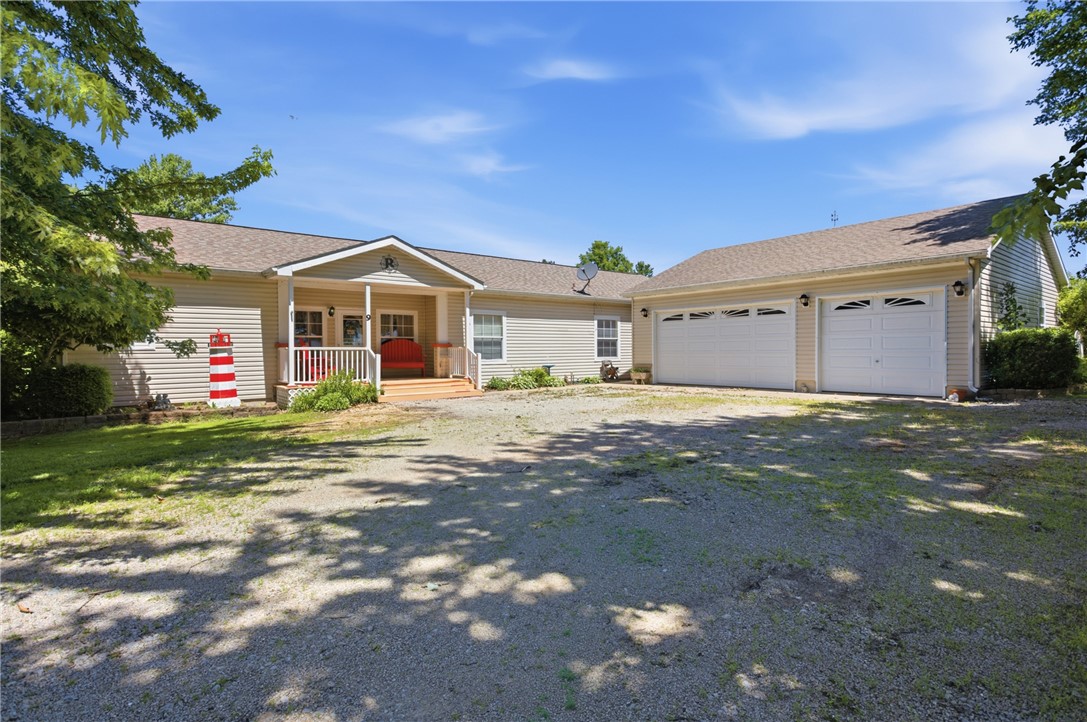 9 Oak Point Property Photo 1