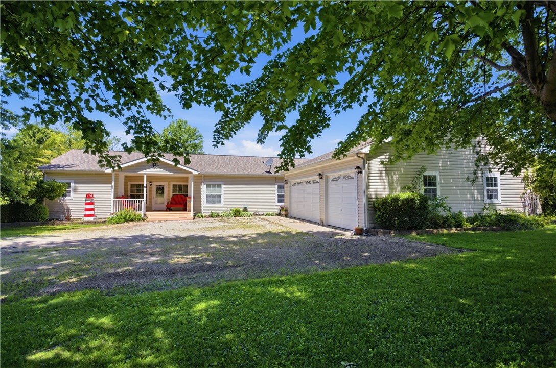 9 Oak Point Property Photo 2