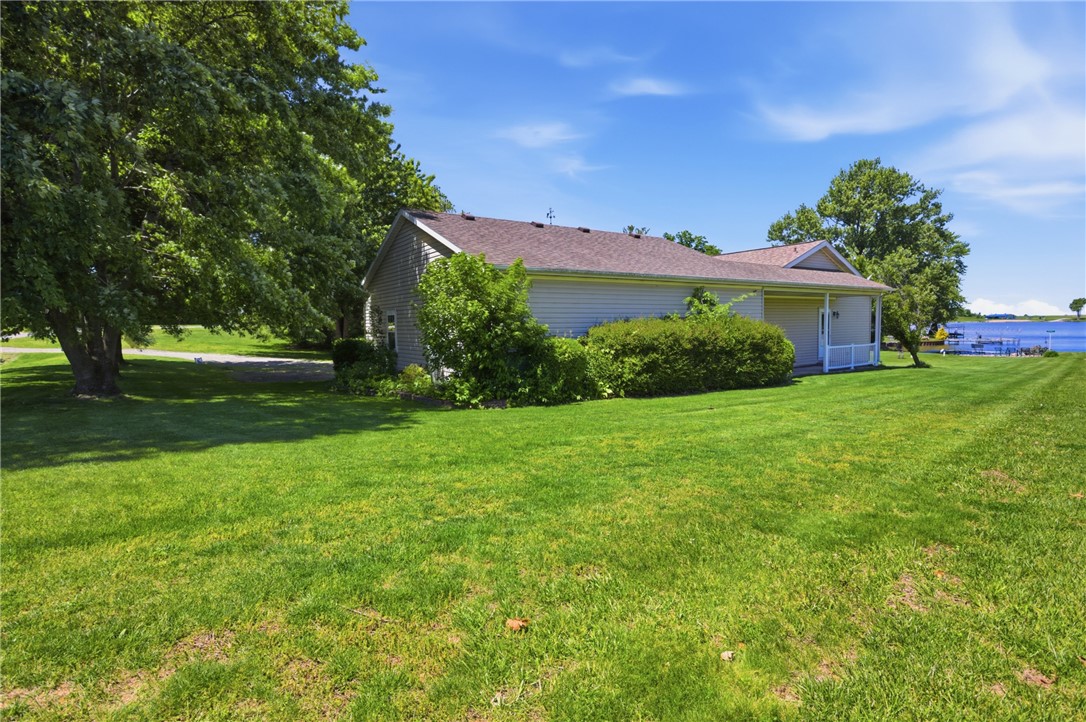 9 Oak Point Property Photo 3