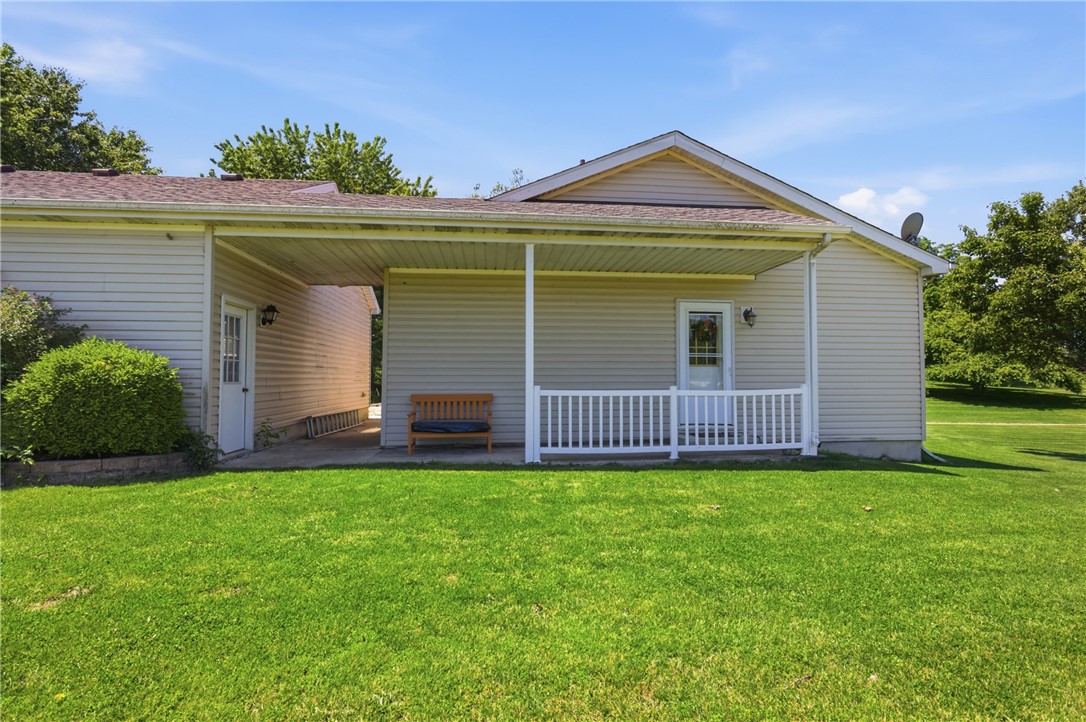 9 Oak Point Property Photo 4