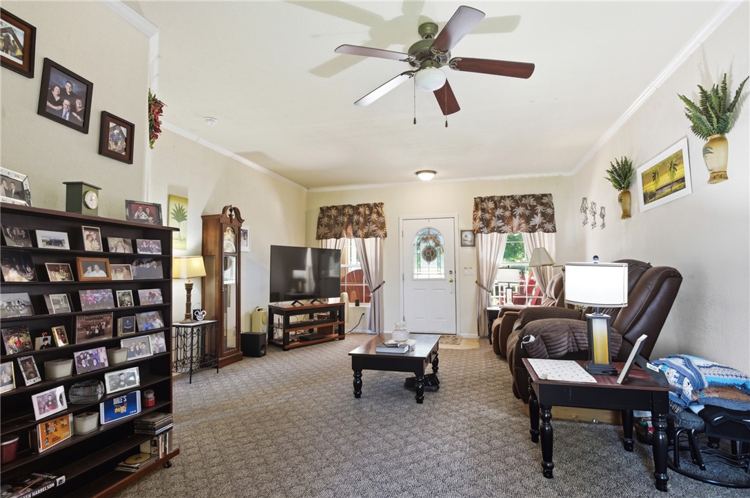 9 Oak Point Property Photo 6