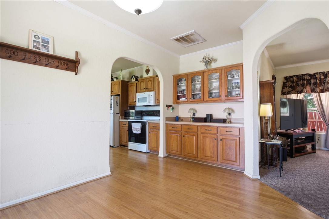 9 Oak Point Property Photo 11