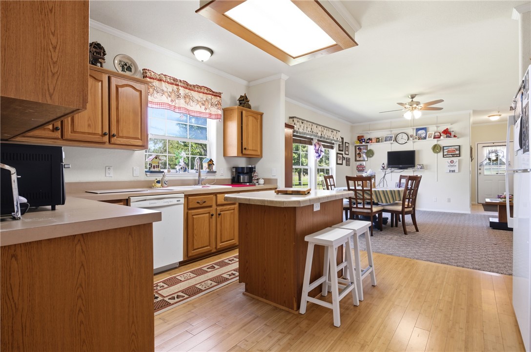9 Oak Point Property Photo 13