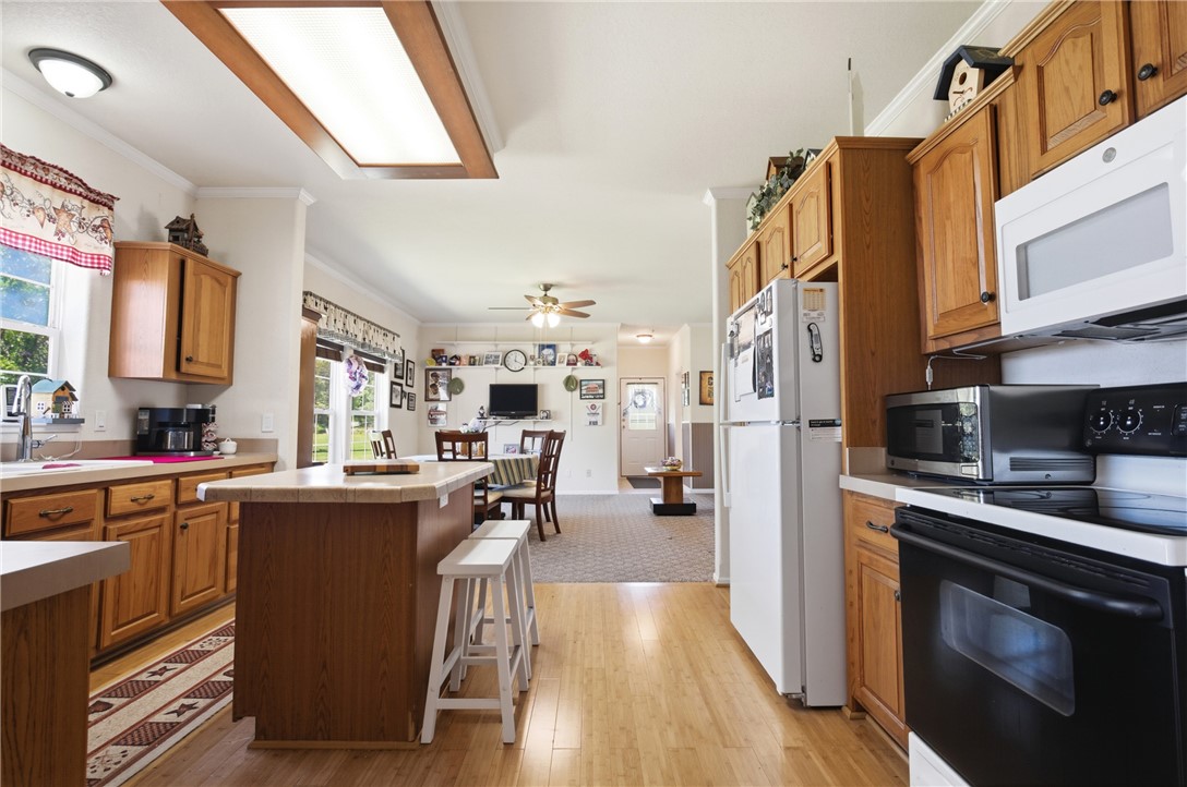 9 Oak Point Property Photo 14