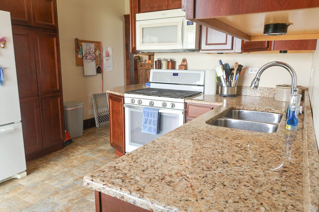 1073 Catlin Homer Road Property Photo 6