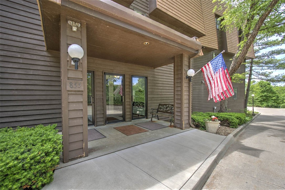 855 Lake Shore Drive 1d Property Photo 2
