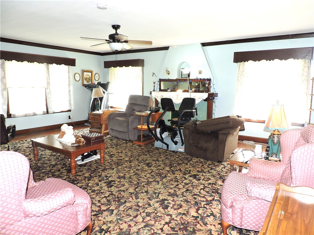 1418 N Gilbert Street Property Photo 2