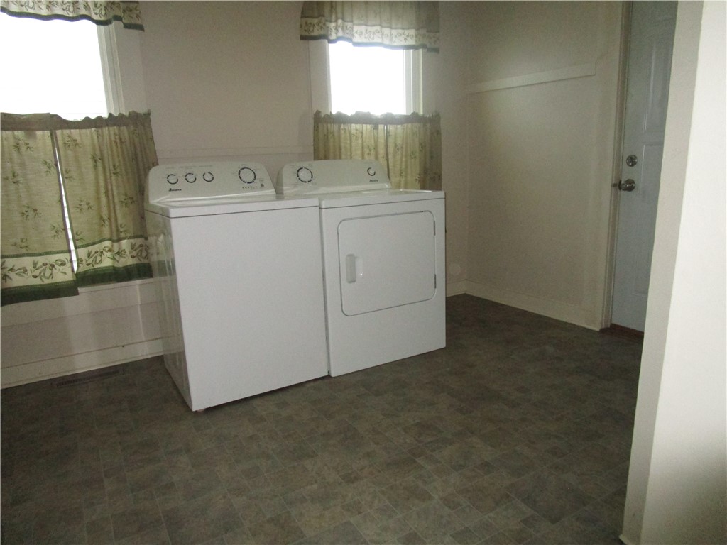 602 W 2nd Street Property Photo 6