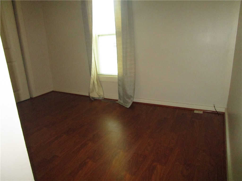 602 W 2nd Street Property Photo 7