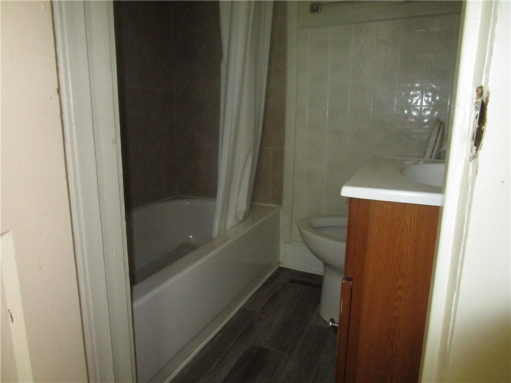 602 W 2nd Street Property Photo 9