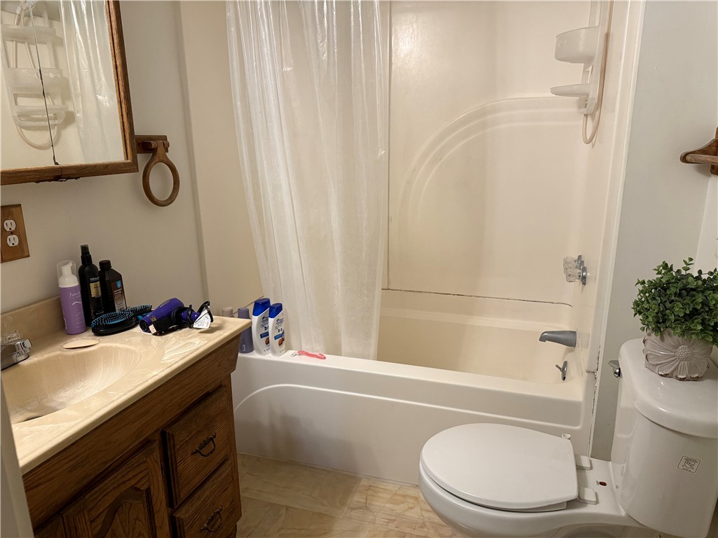 304 E 5th Street Property Photo 14