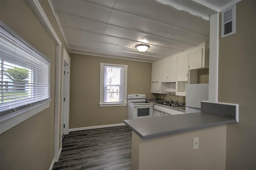 2060 N Maple Avenue Property Photo 11