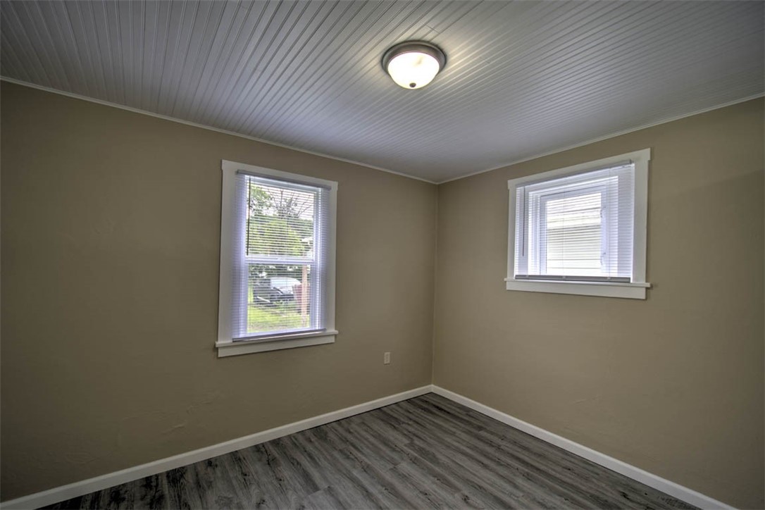 2060 N Maple Avenue Property Photo 12