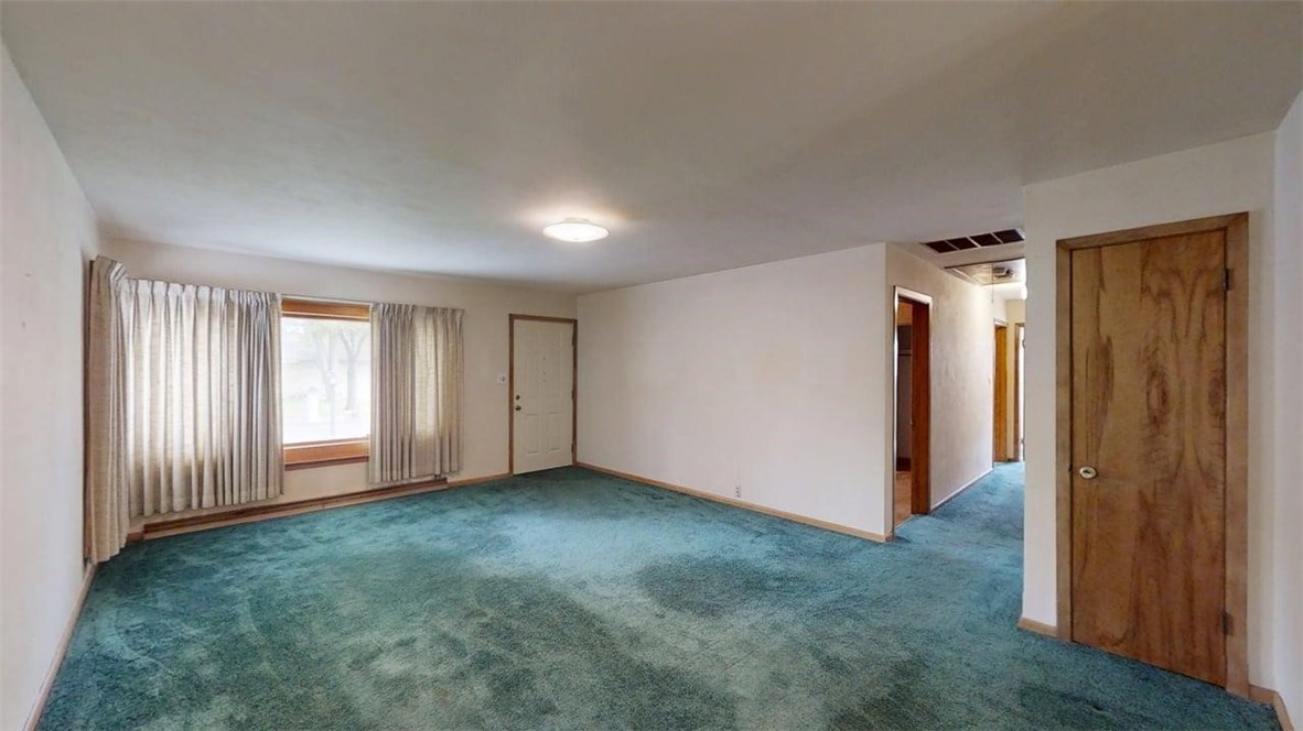 1805 Peach Street Property Photo 5