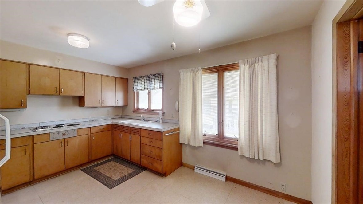 1805 Peach Street Property Photo 7