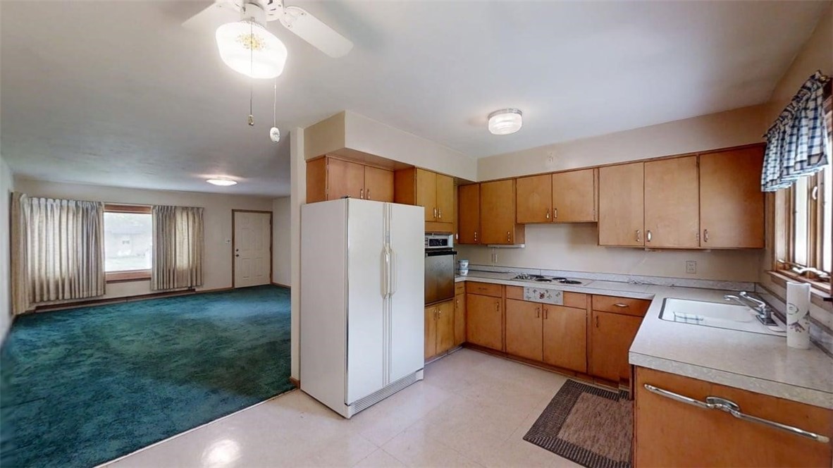 1805 Peach Street Property Photo 8