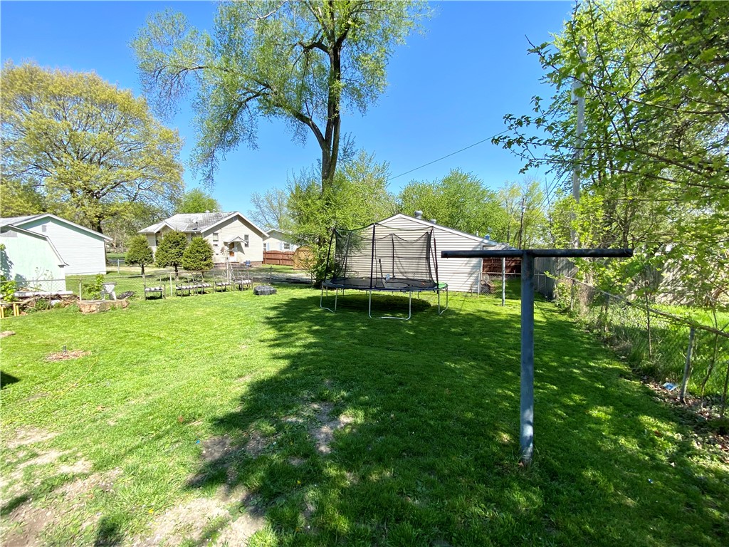 1124 Cushing Street Property Photo 30
