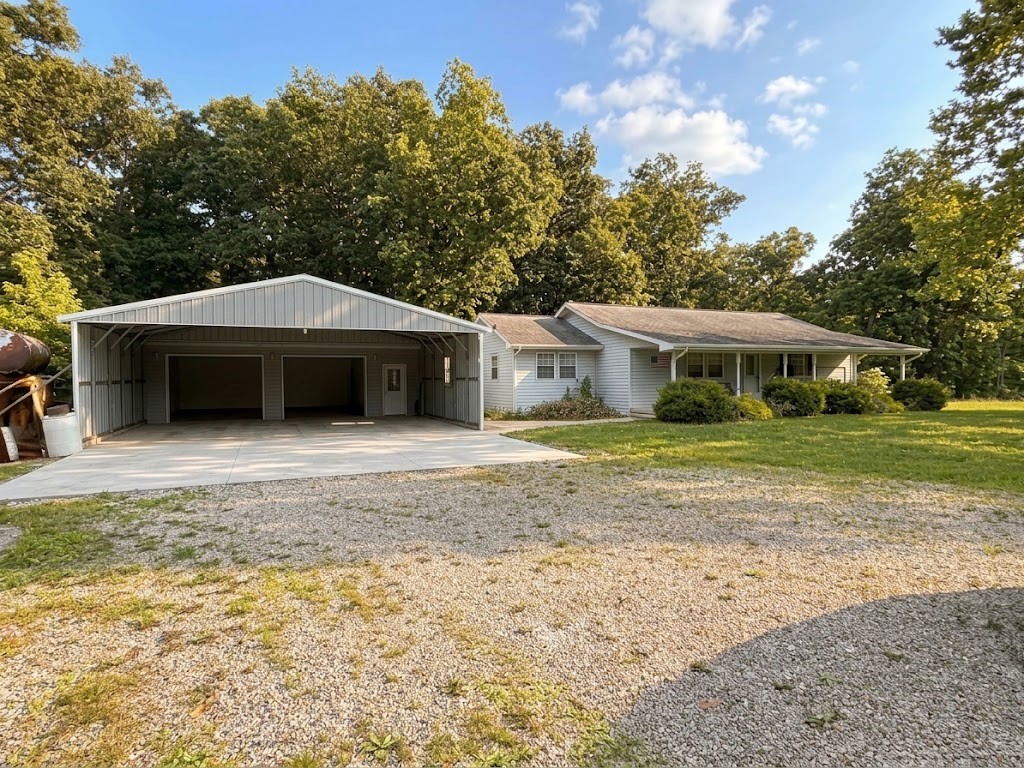 12196 N 900th Street Property Photo 3