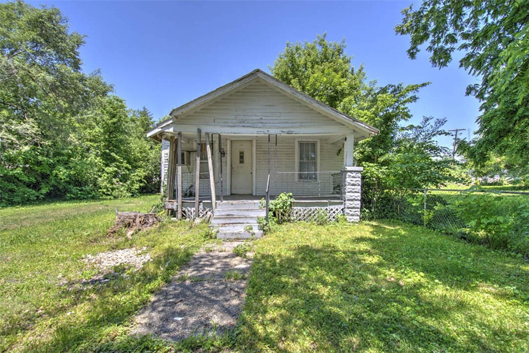956 Curtis Avenue Property Photo 1