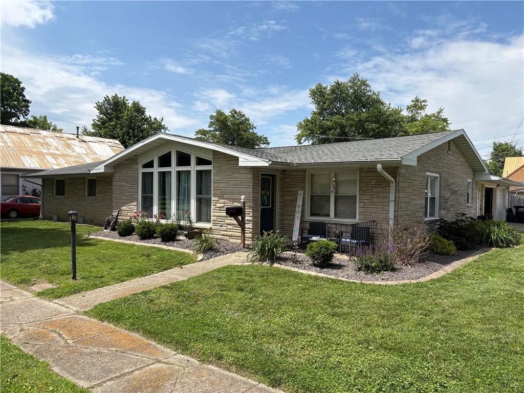 701 W Madison Avenue Property Photo 1