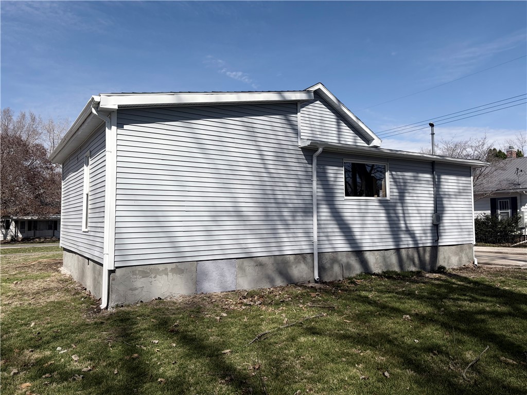307 W 5th Street Property Photo 5
