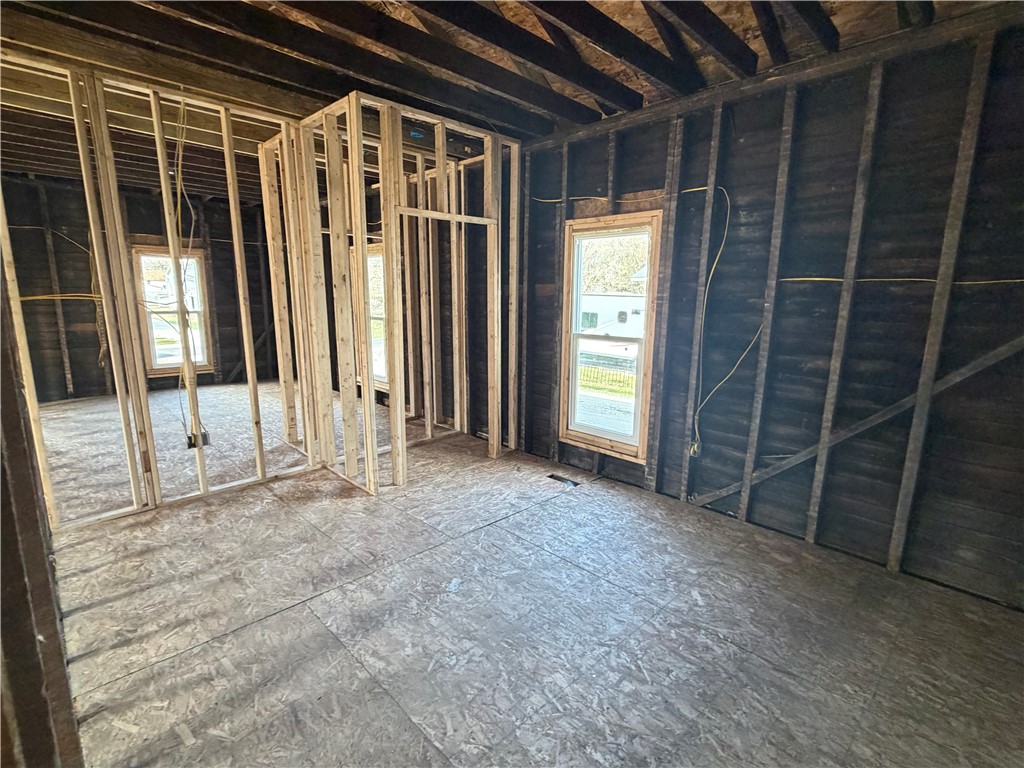 307 W 5th Street Property Photo 16