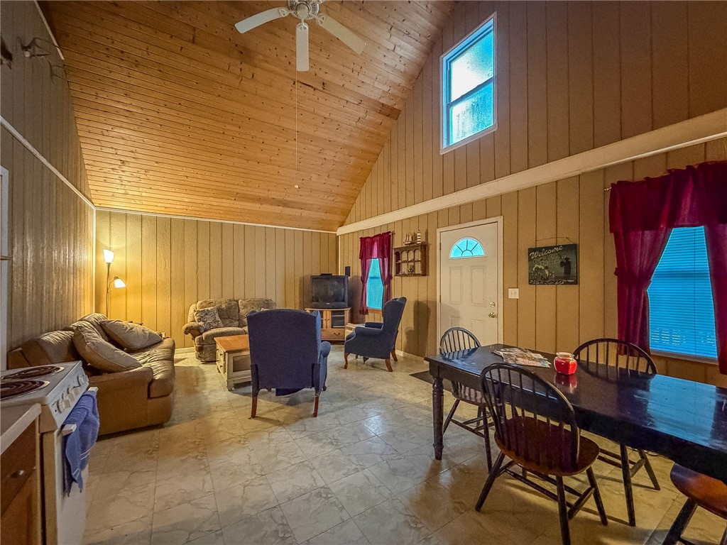 14929 Lakeshore Property Photo 9