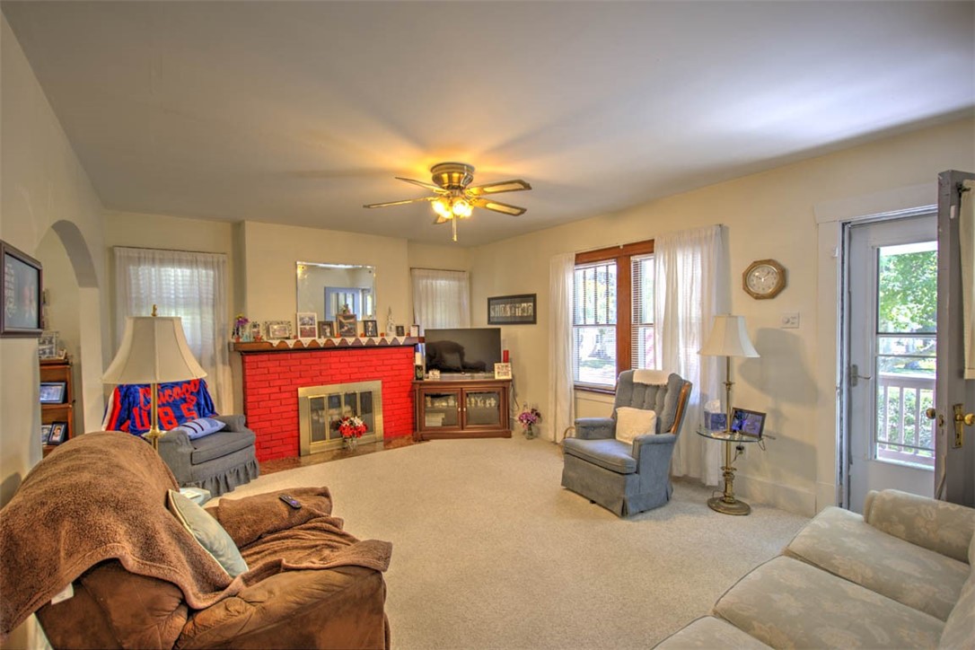 405 23rd Place Property Photo 7