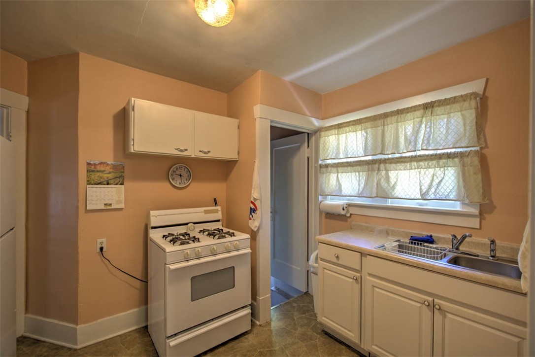 405 23rd Place Property Photo 12