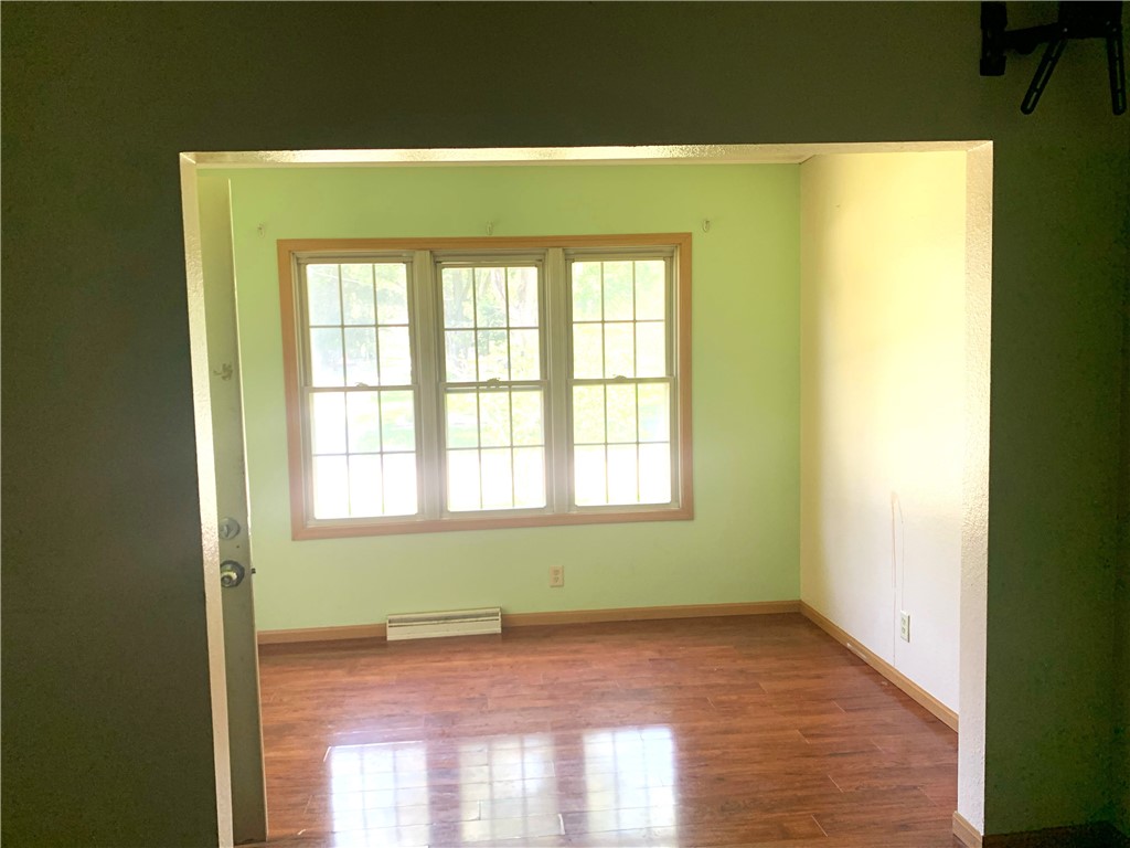 309 S Maple Street Property Photo 4