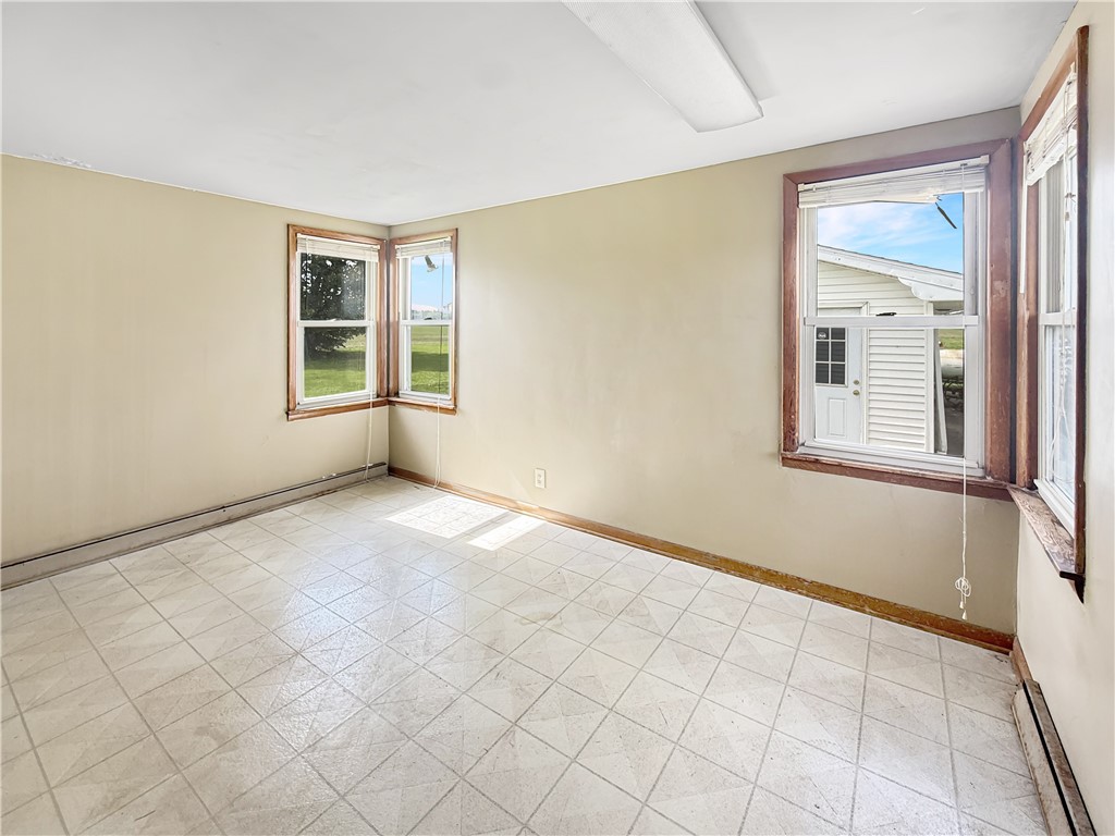 9533 N 150th Street Property Photo 8