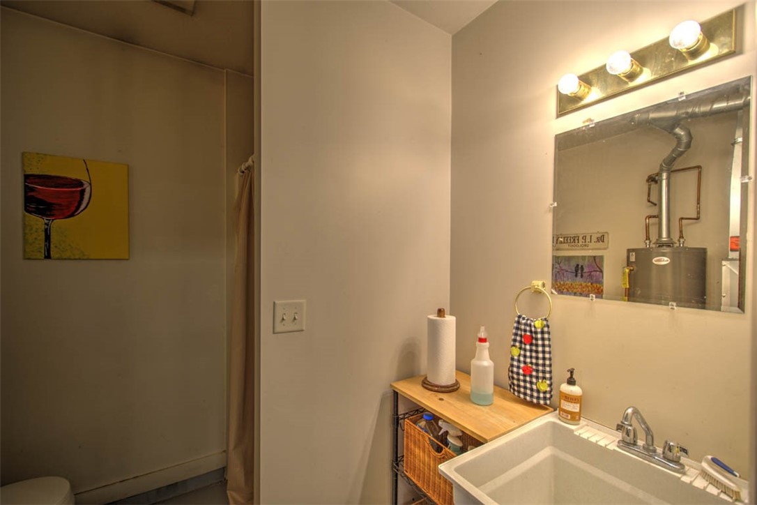 418 S Lewis Street Property Photo 32