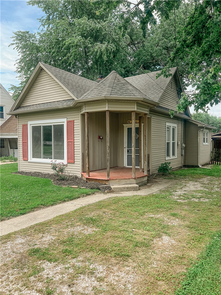 206 E Poplar Street Property Photo 1