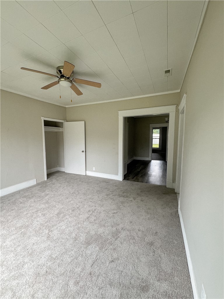 206 E Poplar Street Property Photo 3