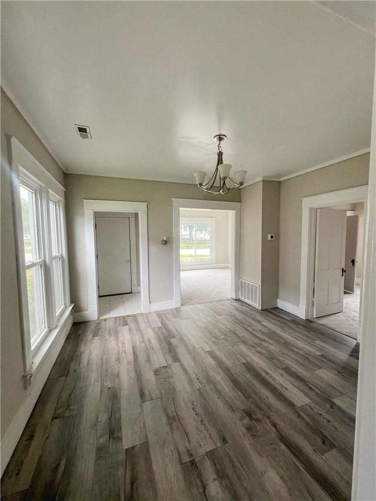 206 E Poplar Street Property Photo 4