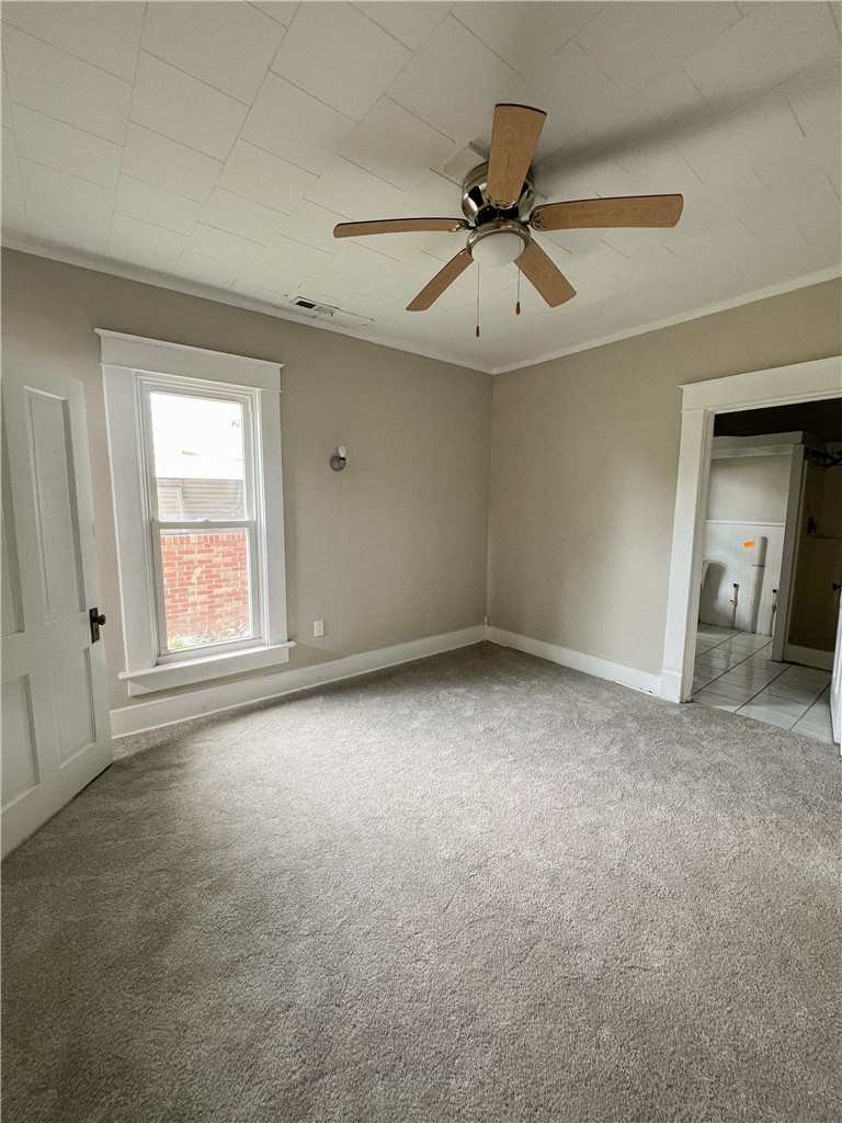 206 E Poplar Street Property Photo 9