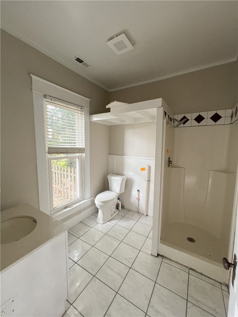 206 E Poplar Street Property Photo 10