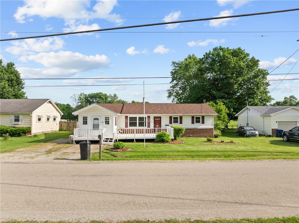 712 E Blackburn Street Property Photo 1