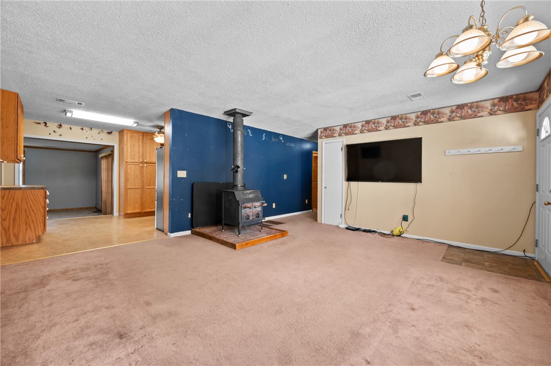712 E Blackburn Street Property Photo 14