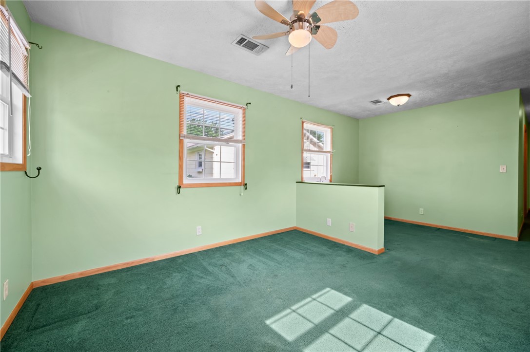712 E Blackburn Street Property Photo 17