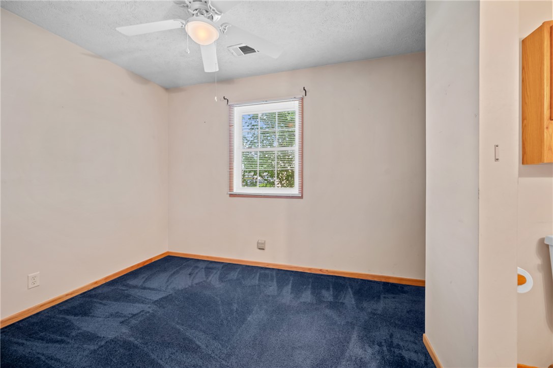 712 E Blackburn Street Property Photo 19