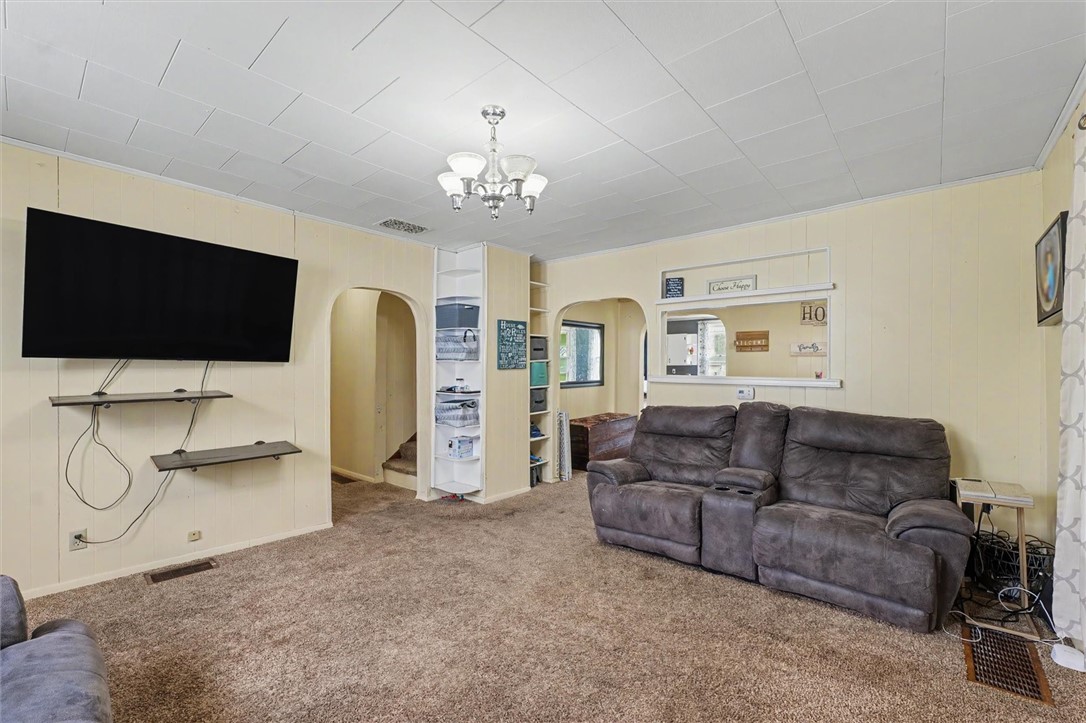 519 E Allen Street Property Photo 5