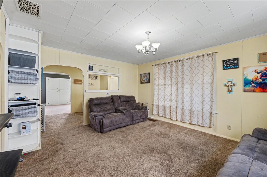 519 E Allen Street Property Photo 6