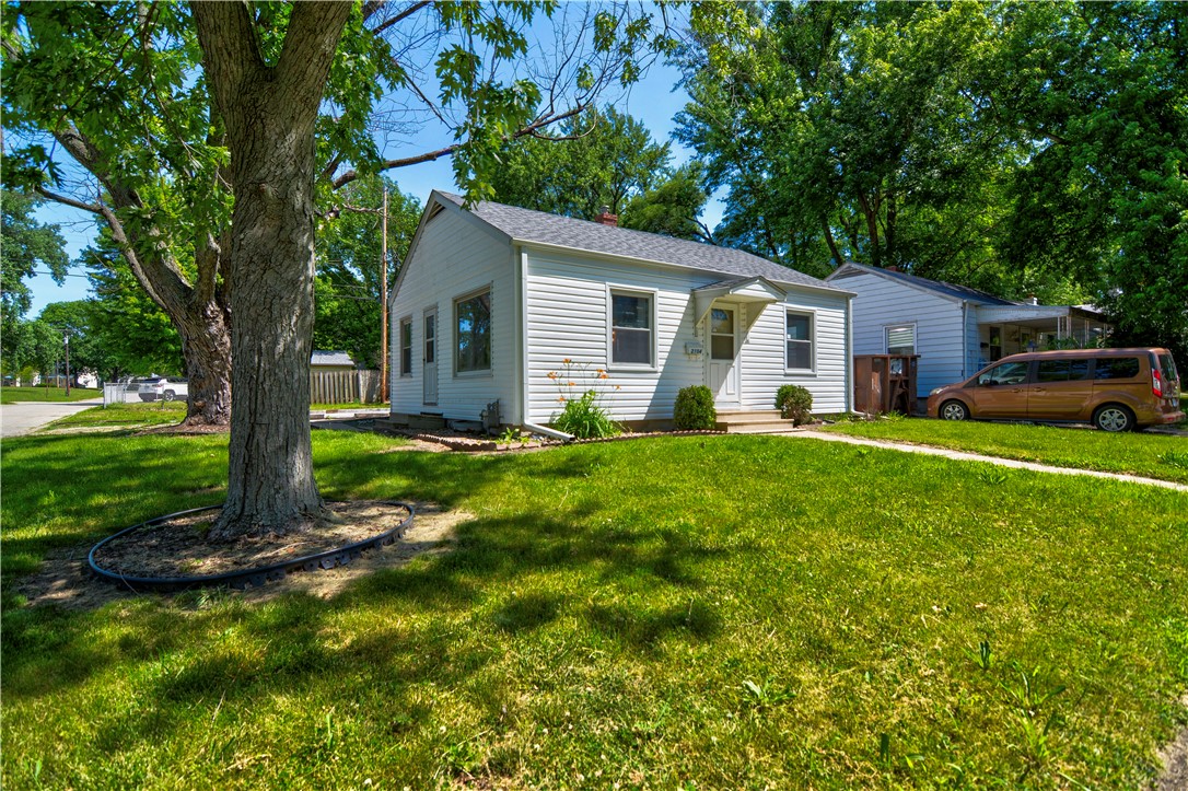 2104 E Whitmer Street Property Photo 2