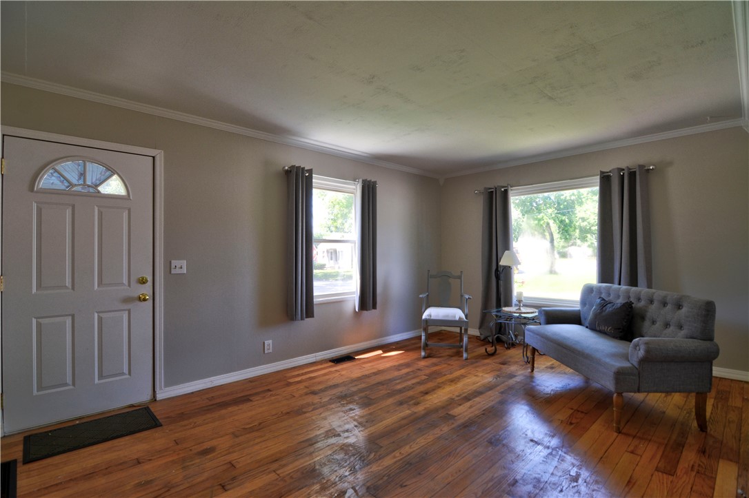 2104 E Whitmer Street Property Photo 3