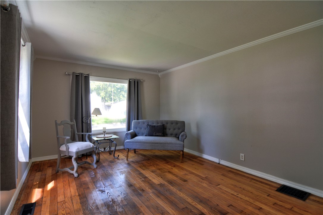 2104 E Whitmer Street Property Photo 4