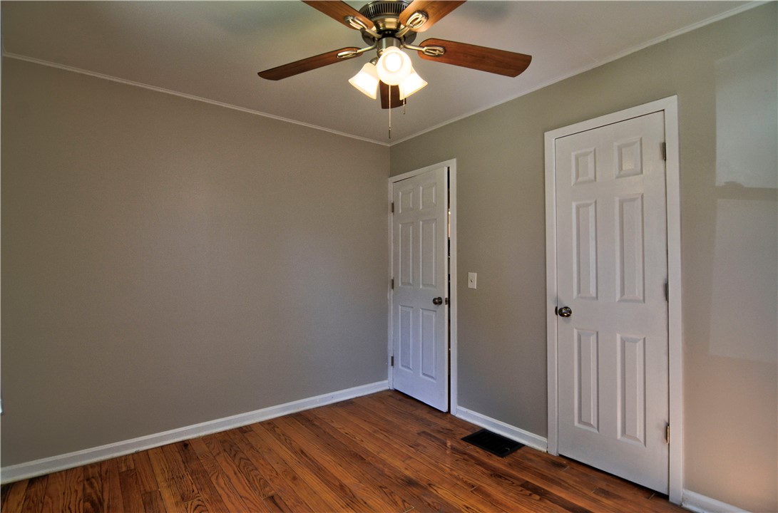 2104 E Whitmer Street Property Photo 9