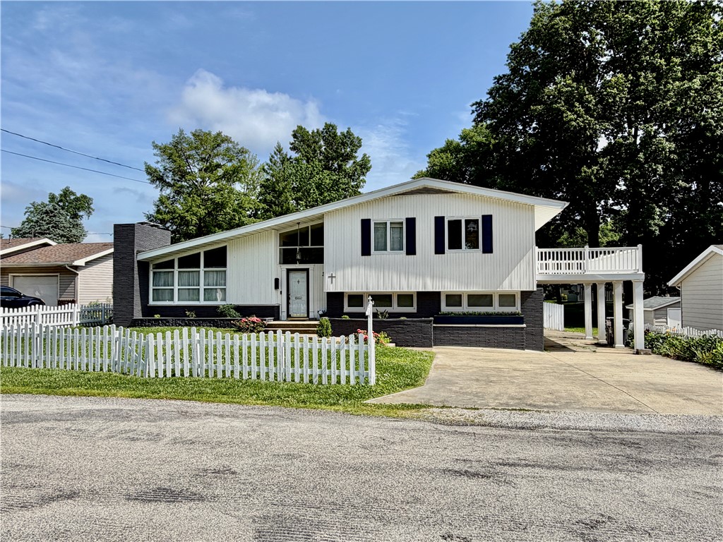 1000 Lynn Drive Property Photo 2