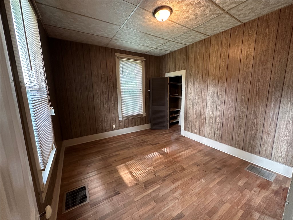 304 Grant Street Property Photo 11